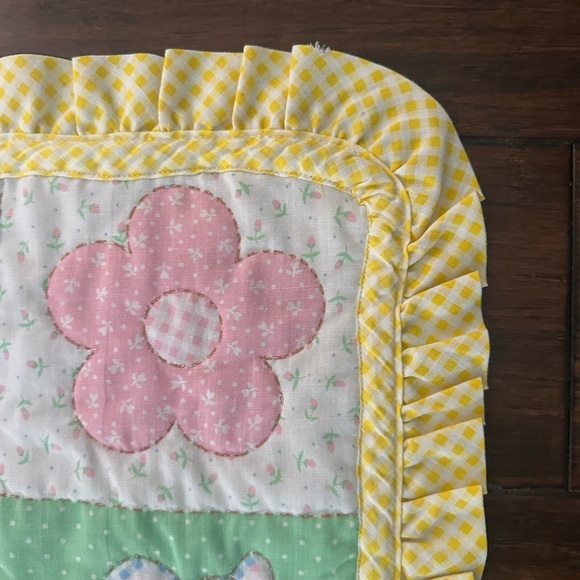 Vintage handmade quilted baby blanket - Picture 5 of 7
